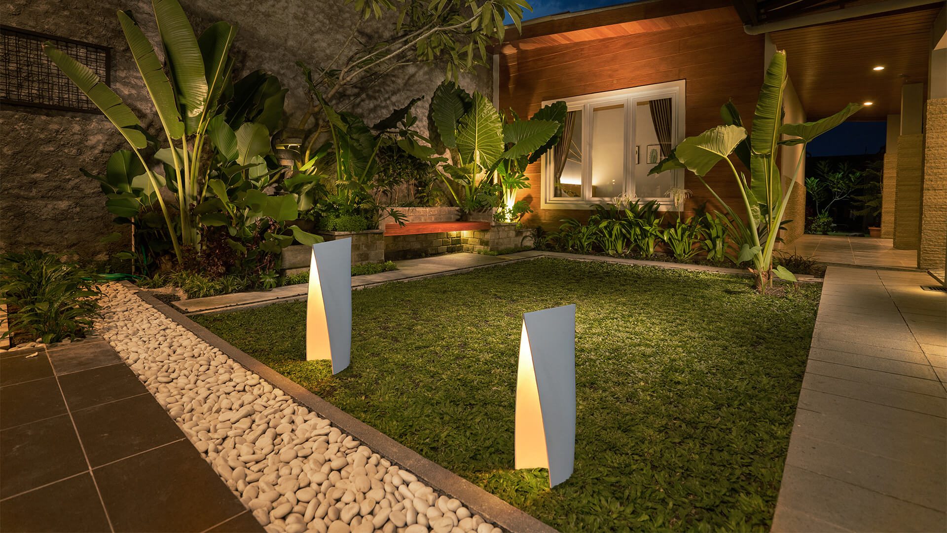 How to light a mediterranean garden with LED lights